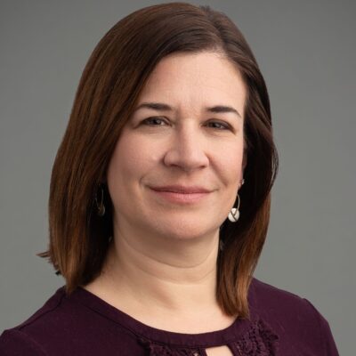Kari Wisinski headshot